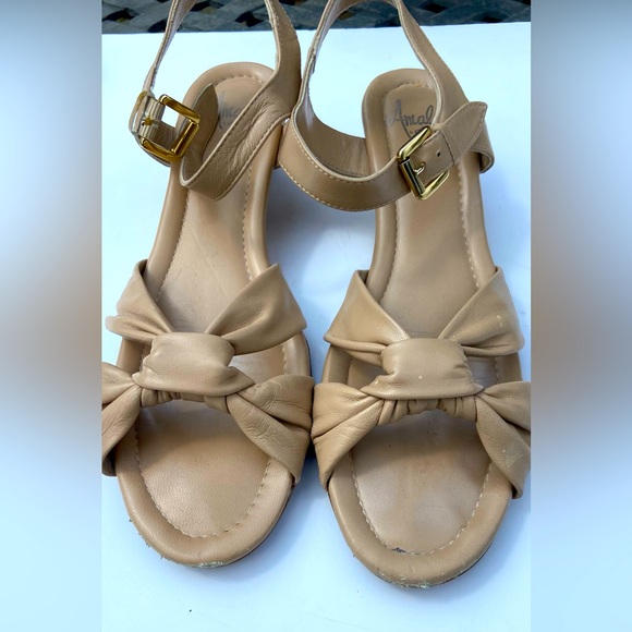 Amalfi Mandy cream/beige leather sandal size 10.5SS - Picture 2 of 4